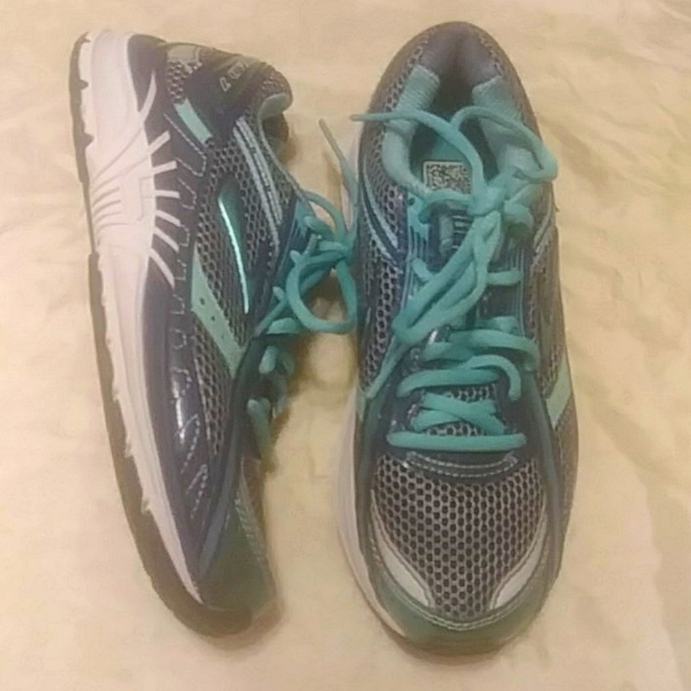 Brooks Dyad 7